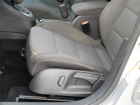 Used 2012 Volkswagen Golf 4-Door image 14