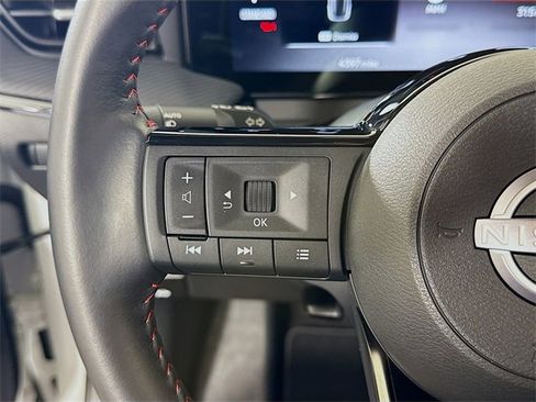 Certified 2025 Nissan Kicks SR image 13