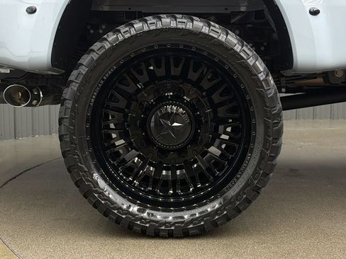 Used 2026 Ford F450 Platinum w/ FX4 Off-Road Package AWD/4WD image 11