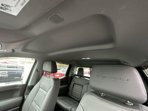 Used 2022 GMC Sierra 1500 Denali image 21