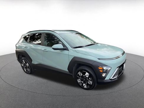 Used 2025 Hyundai Kona SEL image 2