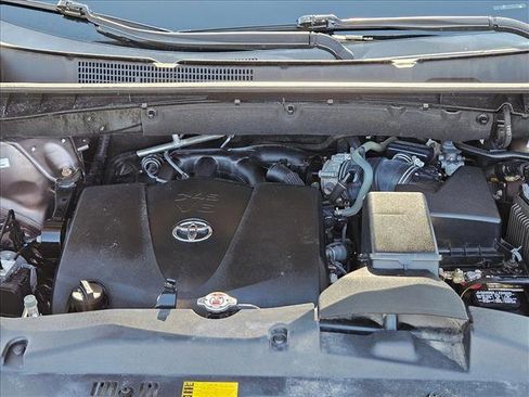 Used 2019 Toyota Highlander XLE image 26