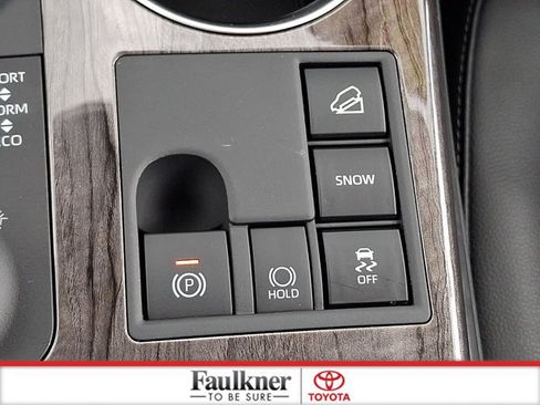 Certified 2025 Toyota Highlander Limited AWD/4WD image 25