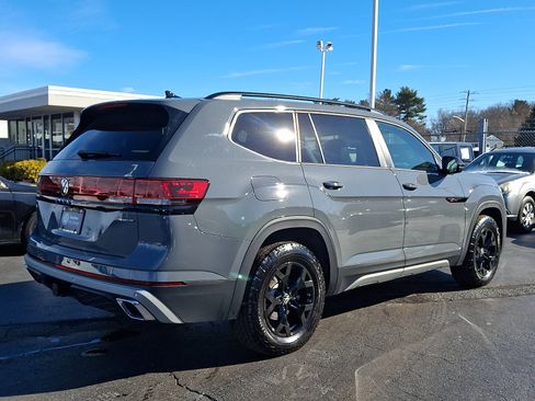Certified 2025 Volkswagen Atlas Peak Edition SE image 6