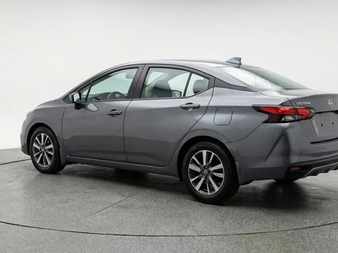 Used 2025 Nissan Versa SV image 5