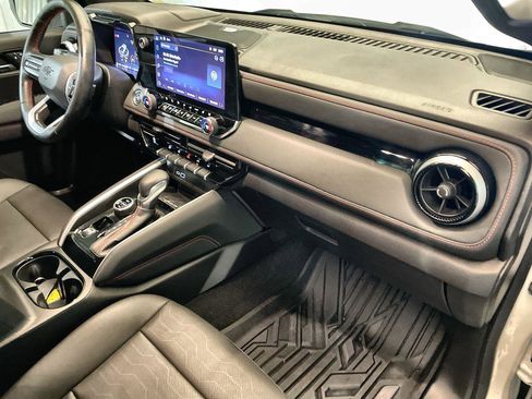 Used 2025 Chevrolet Colorado Z71 w/ Technology Package image 27