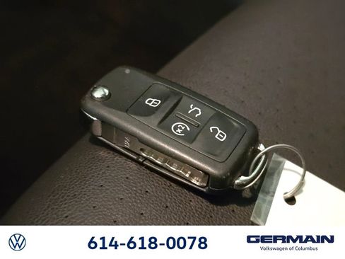 Used 2021 Volkswagen Passat 2.0T R-Line image 41