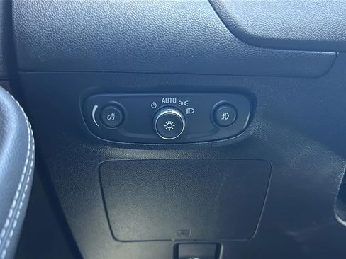 Used 2020 Buick Encore GX Preferred w/ Cold Weather Comfort Package FWD image 33