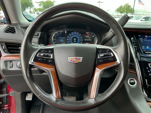 Used 2016 Cadillac Escalade Luxury image 9