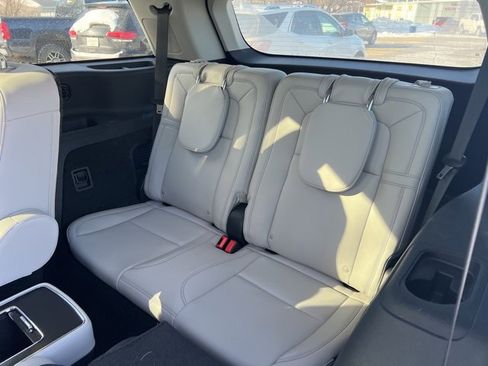 Used 2025 Lincoln Aviator Reserve w/ Equipment Group 201A image 18