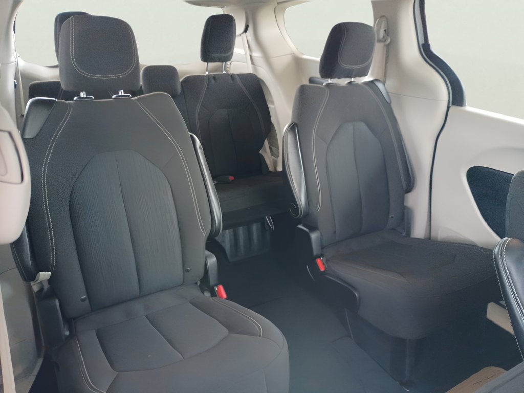 Used 2023 Chrysler Voyager LX FWD image 31
