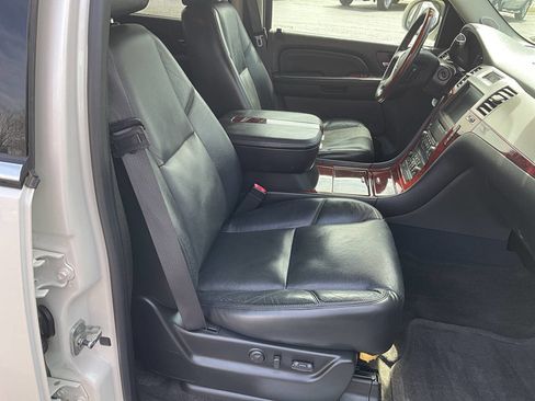 Used 2008 Cadillac Escalade EXT image 13