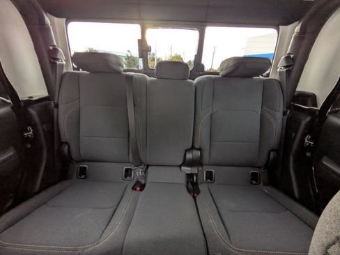 Used 2024 Jeep Gladiator Sport image 27