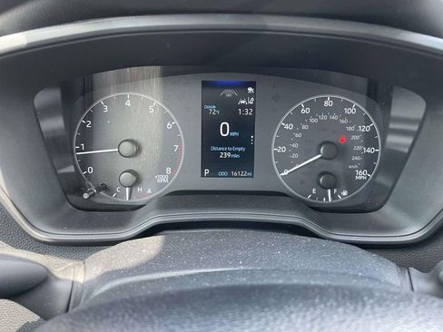 Used 2025 Toyota Corolla LE image 29