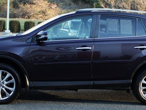 Used 2017 Toyota RAV4 Limited image 9