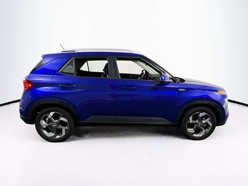Used 2023 Hyundai Venue Limited w/ Cargo Package FWD image 4