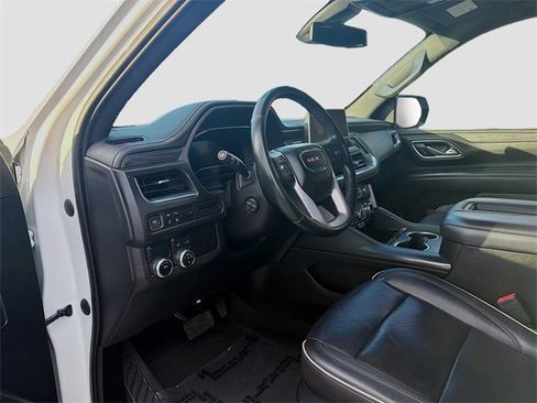Used 2022 GMC Yukon SLT w/ SLT Luxury Package image 9