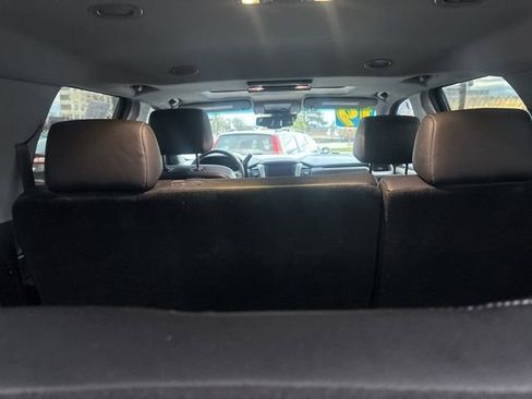 Used 2019 GMC Yukon SLT w/ Premium Edition image 11