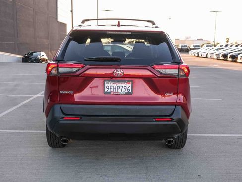 Certified 2023 Toyota RAV4 XLE w/ Convenience Package FWD image 5