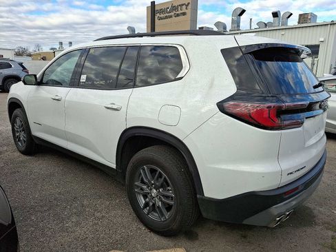 Used 2025 GMC Acadia Elevation image 4