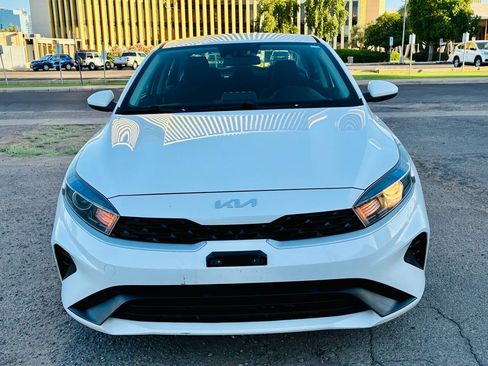 Used 2022 Kia Forte LXS FWD image 7