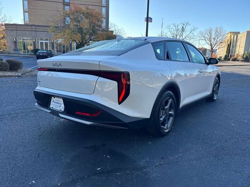 New 2025 Kia K4 LXS image 3