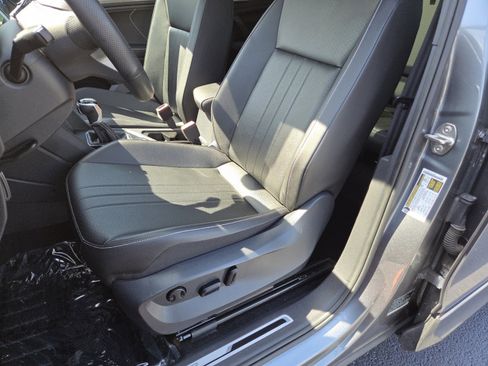 Used 2022 Volkswagen Tiguan SE R-Line AWD/4WD image 23