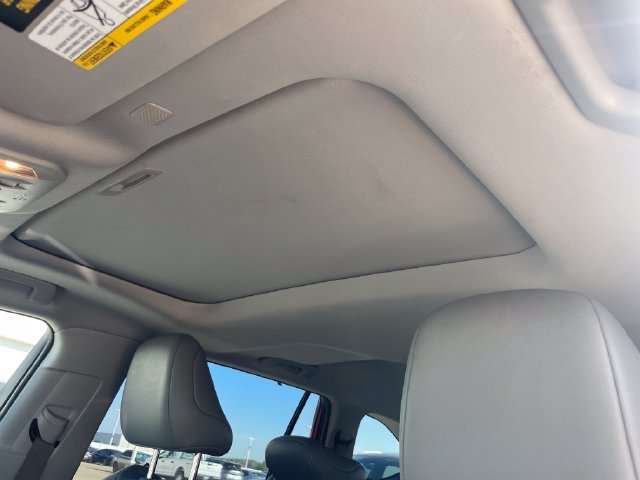 Used 2020 Toyota Highlander XLE AWD/4WD image 27
