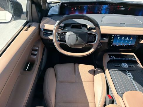 New 2026 Lincoln Navigator L Black Label AWD/4WD image 23