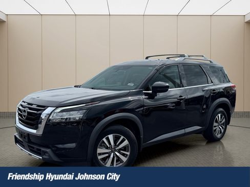 Used 2023 Nissan Pathfinder SL AWD/4WD image 1