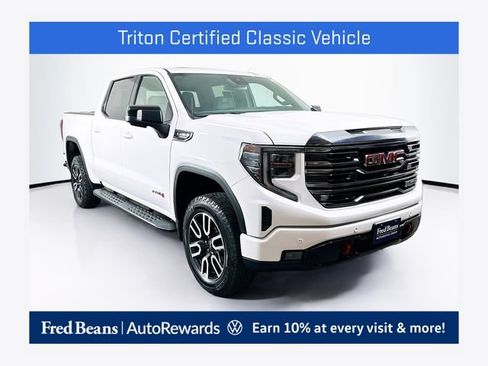 Used 2023 GMC Sierra 1500 AT4 w/ AT4 Preferred Package AWD/4WD image 1