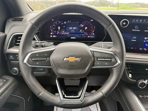 Used 2025 Chevrolet Suburban Premier RWD image 33