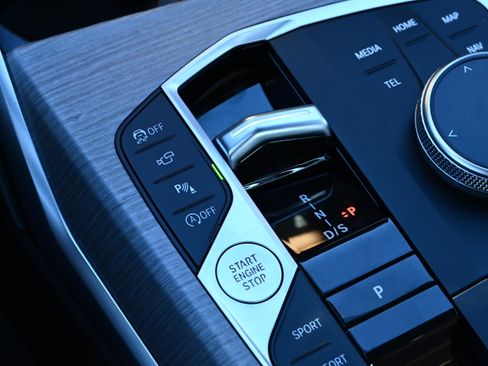 New 2026 BMW 330i Sedan w/ Premium Package image 17