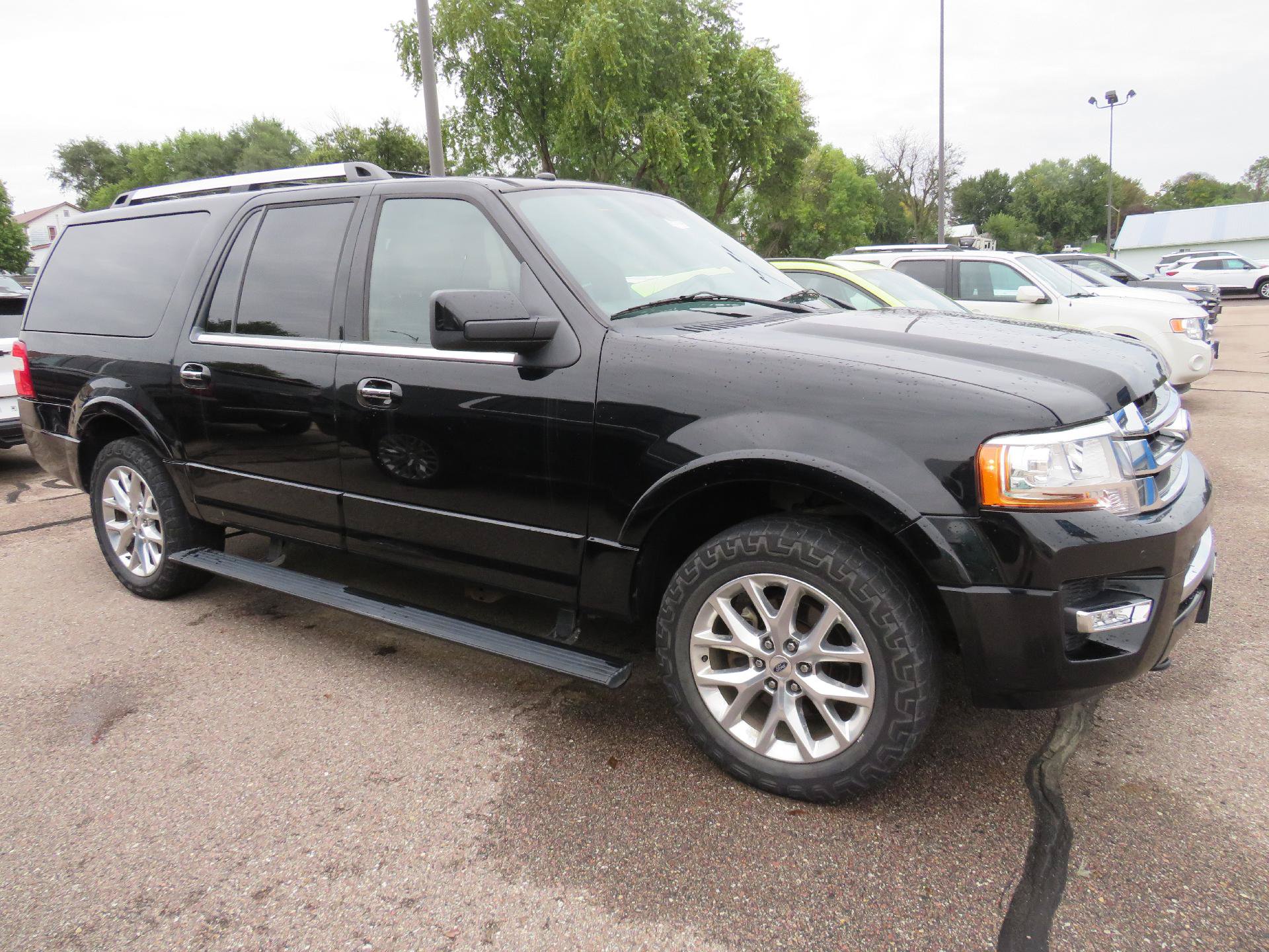 Used 2017 Ford Expedition EL Limited w/ Equipment Group 301A AWD/4WD image 15
