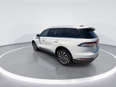 New 2026 Lincoln Aviator AWD image 7