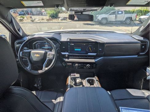 Used 2023 Chevrolet Silverado 1500 High Country AWD/4WD image 23