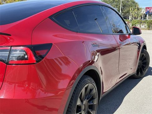 Used 2021 Tesla Model Y Long Range image 7