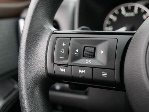 Certified 2023 Nissan Rogue SV image 28