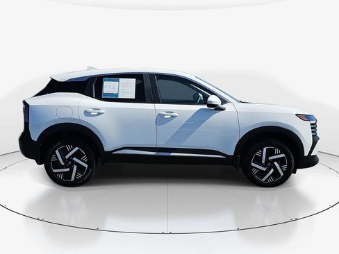 Used 2025 Nissan Kicks SV FWD image 5
