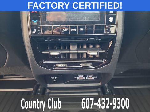 Used 2024 Jeep Grand Cherokee L Limited w/ Luxury Tech Group II image 28