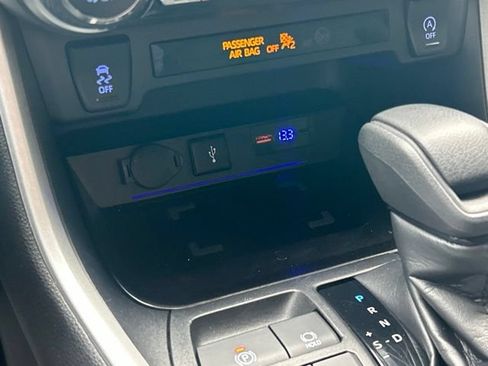 Used 2021 Toyota RAV4 XLE AWD/4WD image 61