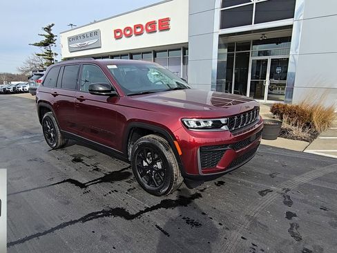 New 2026 Jeep Grand Cherokee Altitude AWD/4WD image 1