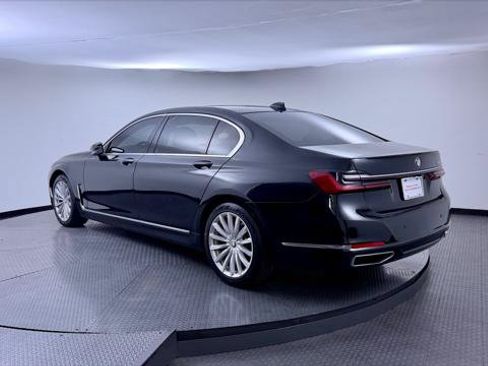 Used 2022 BMW 740i w/ Premium Package RWD image 6