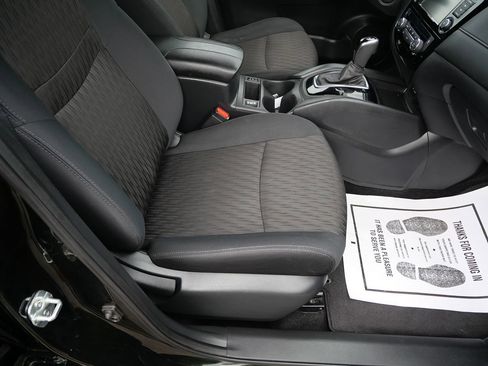 Used 2019 Nissan Rogue SV AWD/4WD image 18