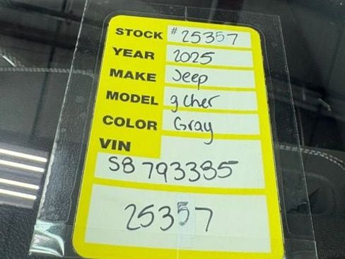 New 2025 Jeep Grand Cherokee Limited image 22