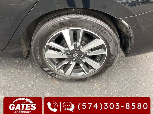 Used 2025 Nissan Versa SV FWD image 27