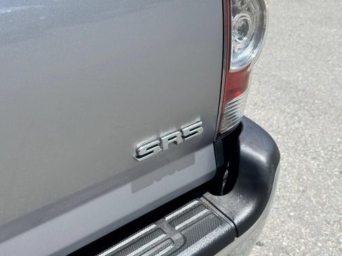 Used 2015 Toyota Tacoma 2WD Access Cab w/ SR5 Package image 12