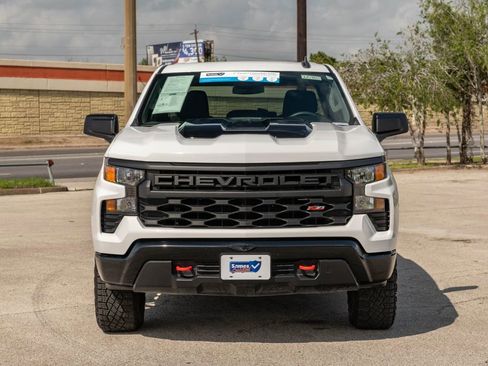 Used 2025 Chevrolet Silverado 1500 Custom Trail Boss w/ LPO, Dark Essentials Package AWD/4WD image 2