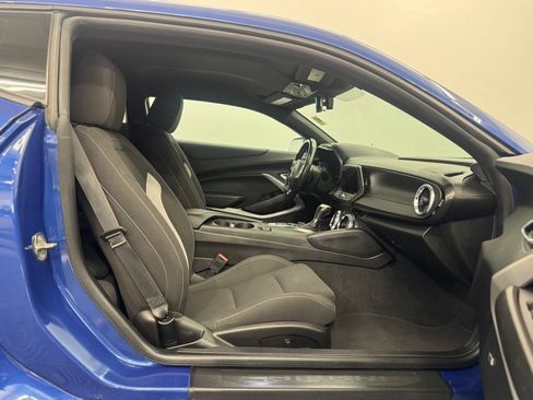 Used 2020 Chevrolet Camaro LT w/ Technology Package RWD image 18