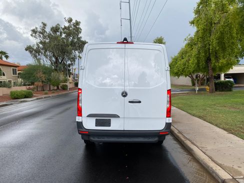 Used 2025 Mercedes-Benz Sprinter 2500 image 11